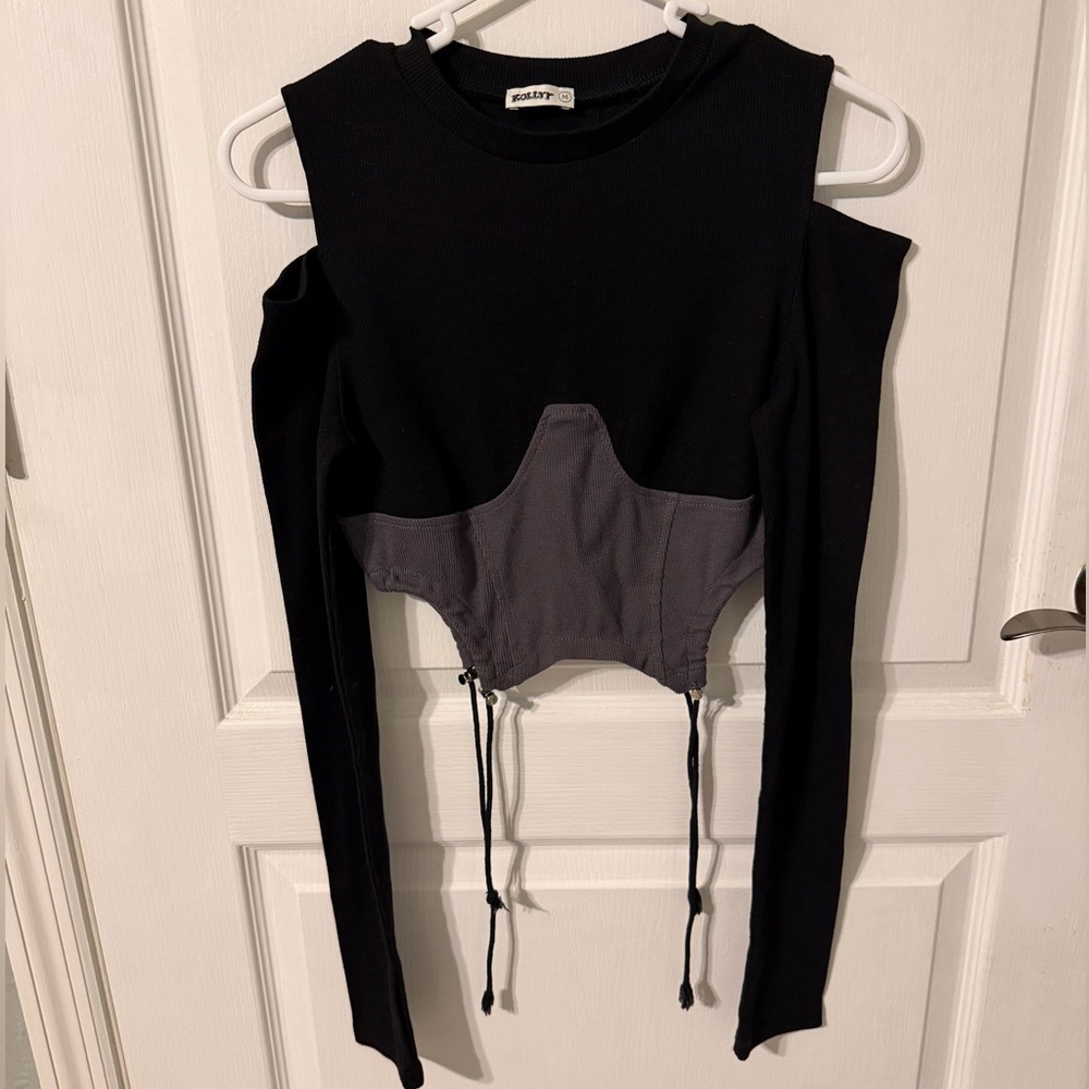 Kollyy Black Cutout Corset-Style Long Sleeve Top – M